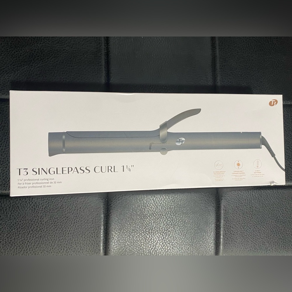T3 SinglePass Curl 1¼" Curling Iron - Gray & White